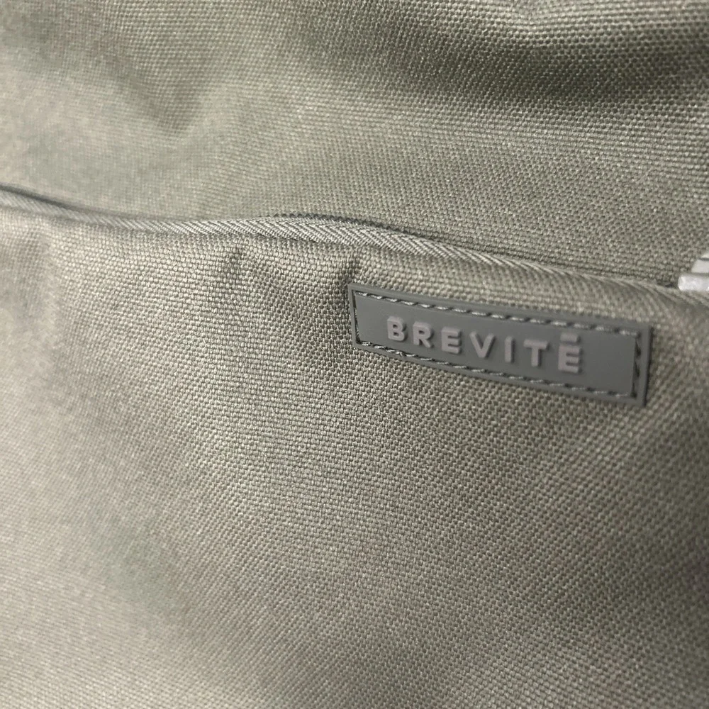 Brevité The Jumper 18L Backpack Olive Green Laptop Bag